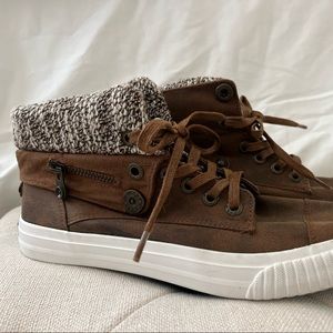 Fall boot, 9.5. New, never worn, smoke free home. Blowfish Malibu. Reversible!